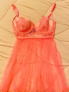 Victoria's Secret Coral Lace & Mesh Babydoll Chemise